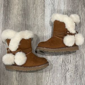 Adorable Toddler Fur Boots size 7